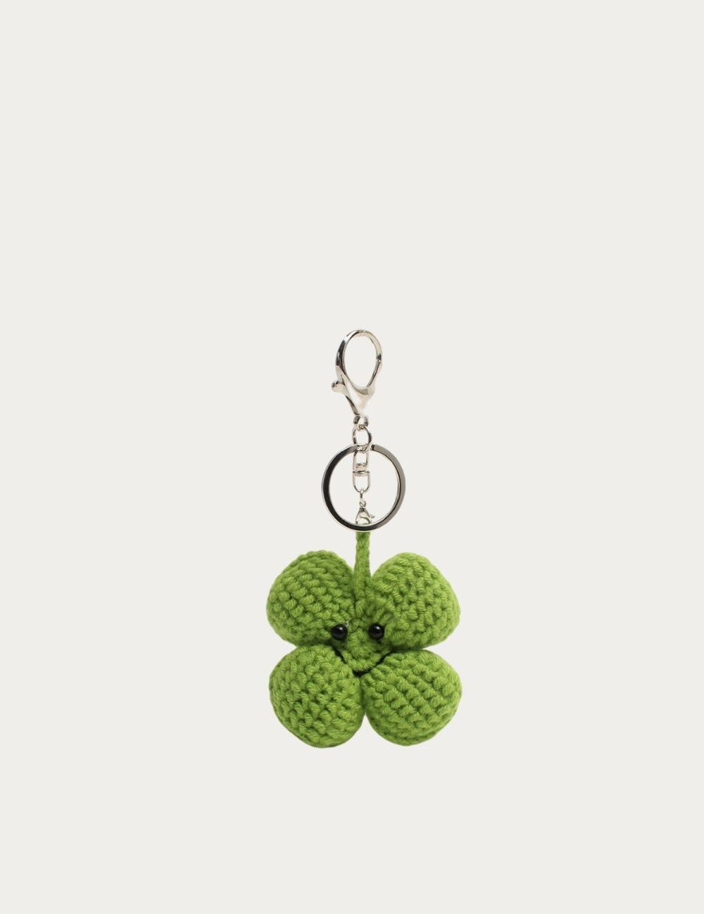 Bijou de sac Trèfle vert à quatre feuilles au crochet, vue de face