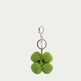 Bijou de sac Trèfle vert à quatre feuilles au crochet, vue de face