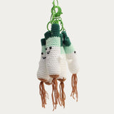 Bijoux de sac Poireau au crochet, vue de plusieurs angles