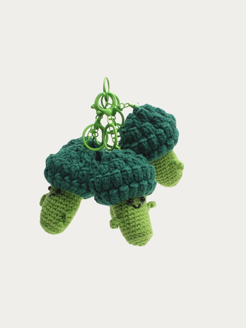Bijoux de sac Brocoli au crochet, vue de plusieurs angles
