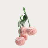 Bijoux de sac Cerises au crochet, vue de plusieurs angles