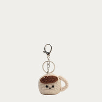 Bijou de sac Café au crochet, tasse écrue et brune, vue de face
