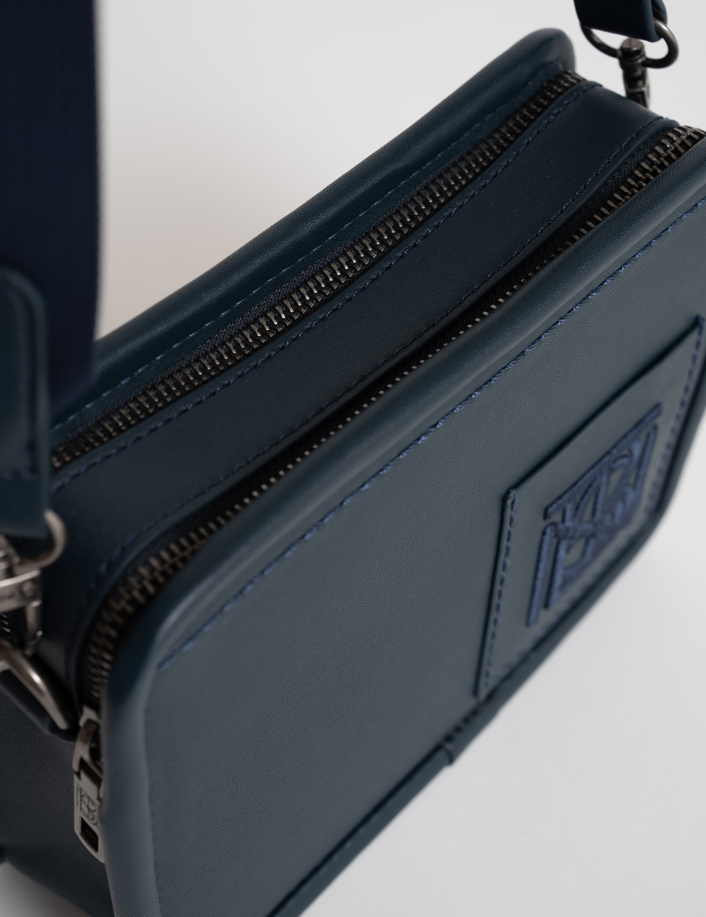 Compact bag - One-bow