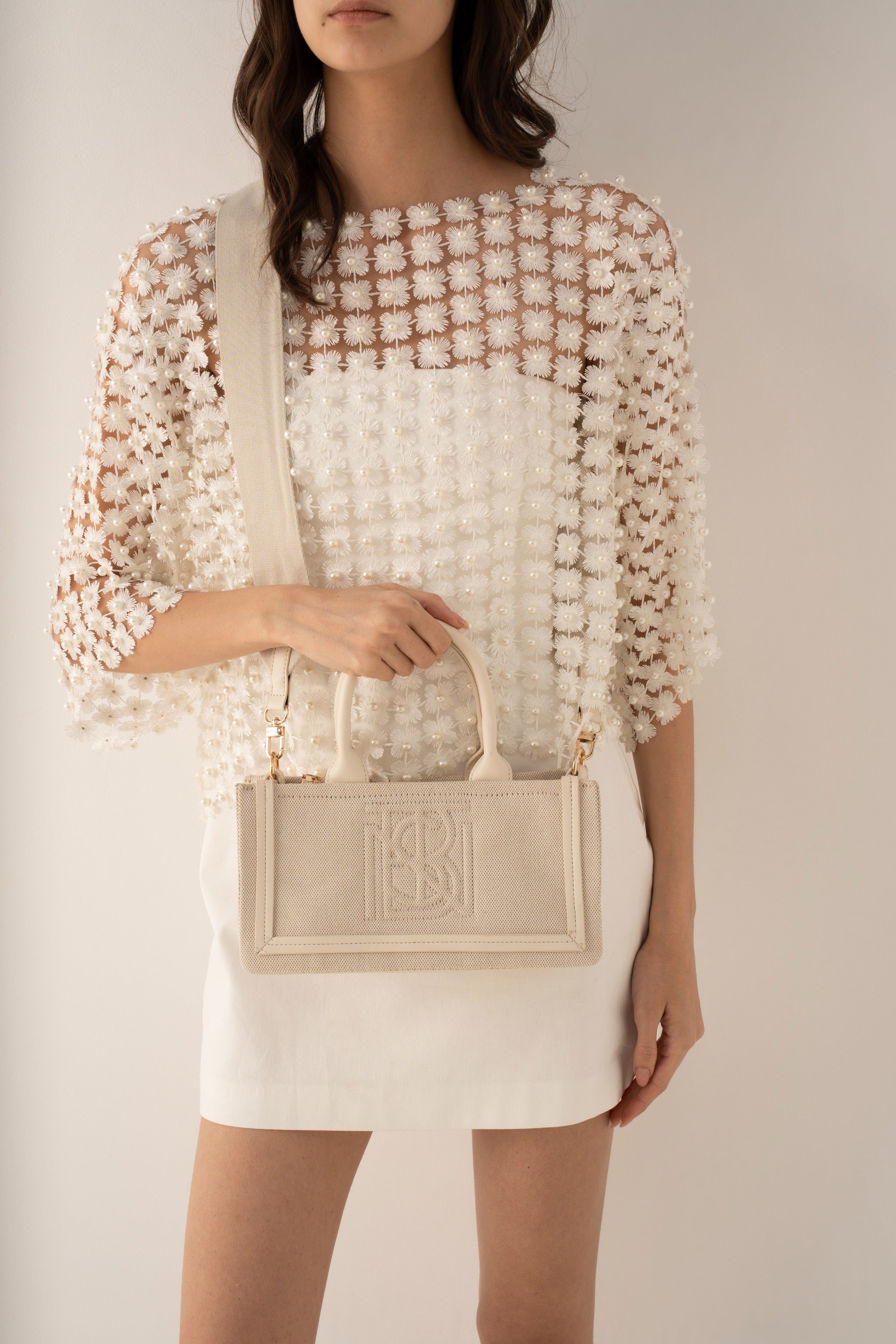 Bestini Mini cabas Tini Harmoni EST-OUEST - Lin beige et tan Bestini Paris ...